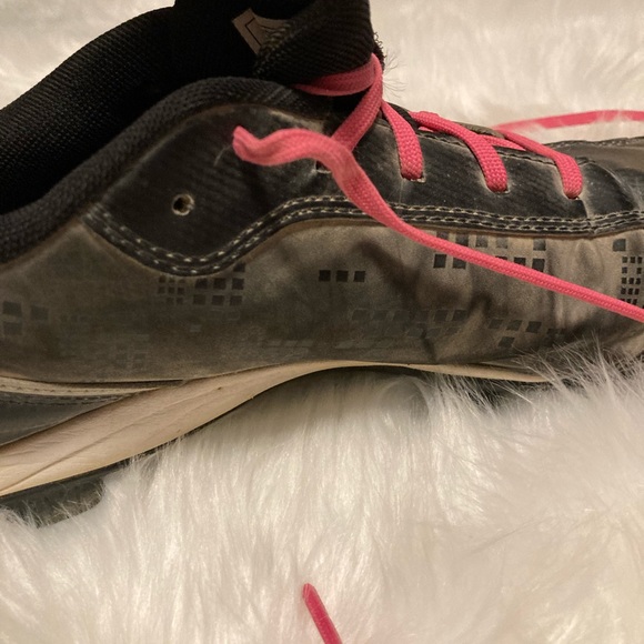 🔴-  Under Armour womens cletted shoes - Picture 6 of 13